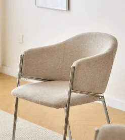 Carolina spisebordsstol i beige tekstil med chrome ben