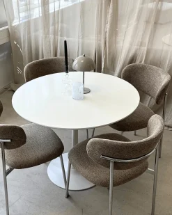 Lucinda spisebodsstol i chrome med sand tekstil