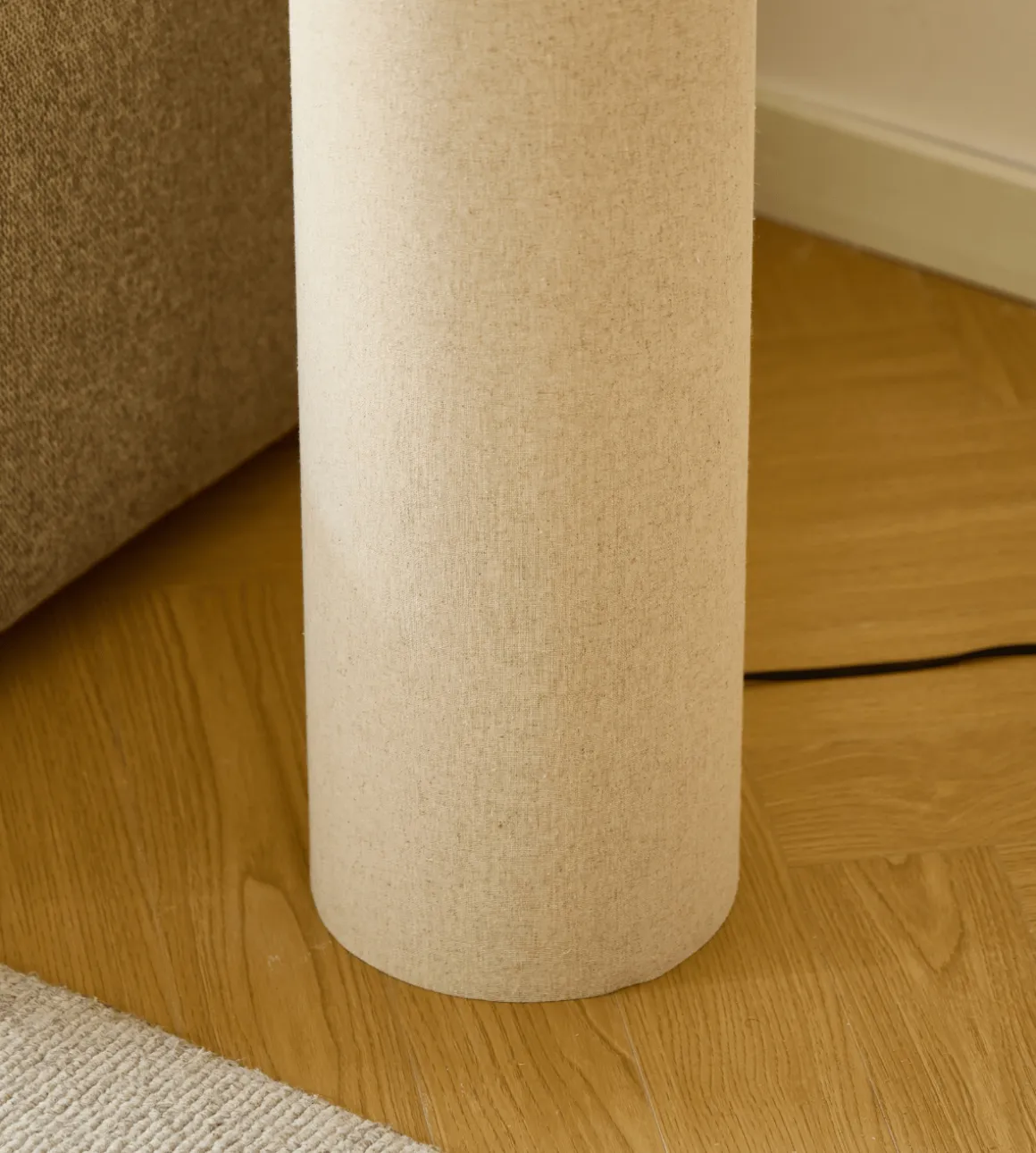 Mariah gulvlampe med lampeskærm i linned 145 x 50 cm