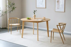 Miles - Rundt spisebord Ø120 cm i olieret egefiner med sildebensmønster