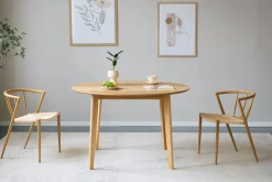 Miles - Rundt spisebord Ø120 cm i olieret egefiner med sildebensmønster
