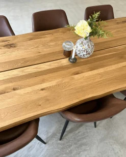 Molly plankebord - 200x95 cm - naturligt olieret eg med A-ben (Forberedt til tillægsplader)