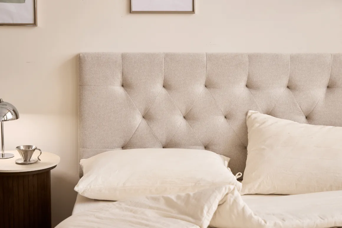 Nia sengegavl 140x63 cm i beige tekstil