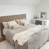 Premium Kontinentalseng i beige 180x200 cm med 7 cm topmadras i memoryskum inkl. chrome ben