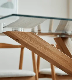 Sidney - Glas spisebord med ben i massiv egetræ 150x90 cm
